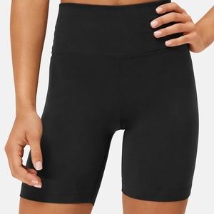 Outdoor Voices Flow 7” Short